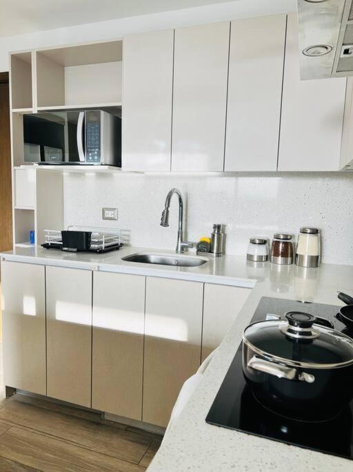 גואטמלה Apartamento 2 Habitaciones, Edificio Airali, Zona 10, Miradolo מראה חיצוני תמונה
